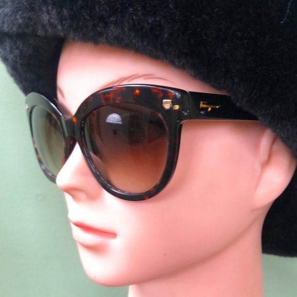 Salvatore Ferragamo, Women's Brown No-RX Sunglass - Picture 4 of 9